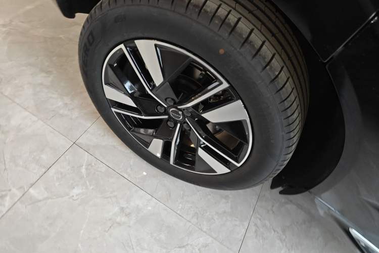 Used Volvo XC60 2026 B5 4x4 Smart Luxury Edition