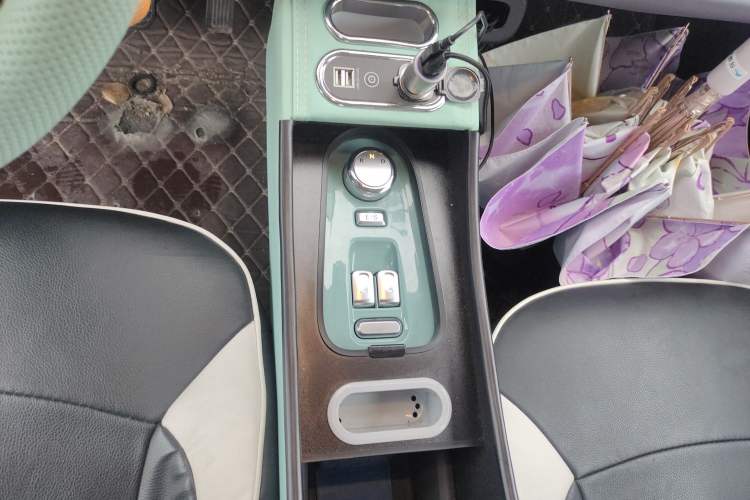 Used CHANGAN NEVO Lumin 2022 210km Sweet Edition Gear Lever