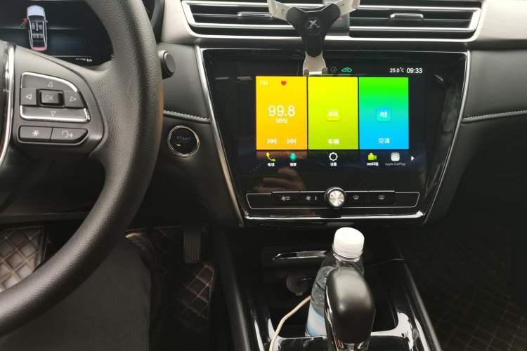 Used Roewe i5 2020 1.5L Automatic 4G Connect Luxury Flagship Edition Audio And AC Panel