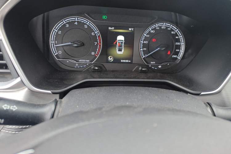 Used Geely Auto Vision X6 2020 1.4T Manual Luxury Model Odometer Close Up