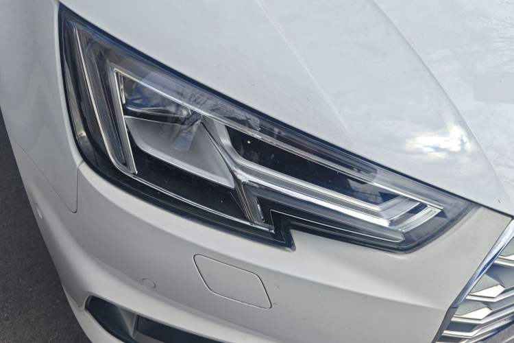 Used Audi A4L 2019 40 TFSI Fashion Edition China VI Emission Standard
