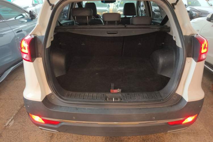 Used JAC Group Refine S3 2017 1.5L Manual Luxury Smart Model Trunk