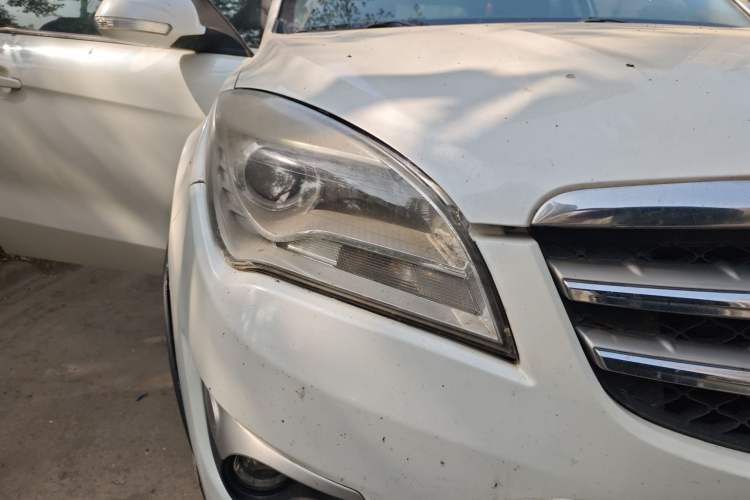 Used CHANGAN CS35 2014 1.6L Manual Luxury Model China IV Standard
