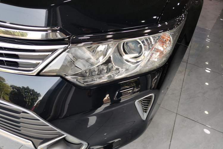 Used Toyota Camry 2015 Dual-Engine 2.5 HG Luxury Navigation Edition
