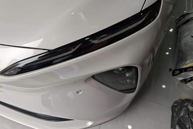 Used Nio ET7 2022 75 kWh Left Front Headlight