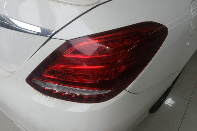 Used Mercedes-Benz C-Class 2017 Restyled C 200 Sport Edition Exterior 3