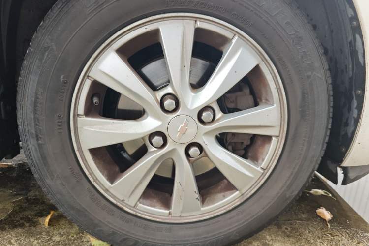 Used Chevrolet Sail 2015 Sail 3 1.5L Manual with Ideal Sunroof Edition Right Front Wheel Hub