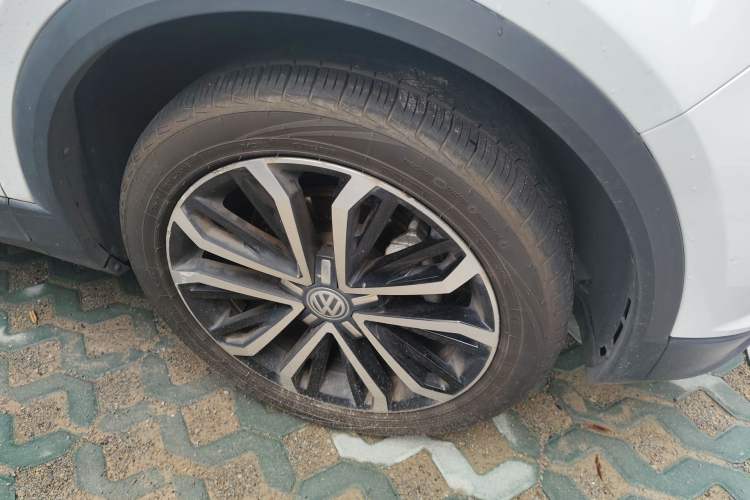 Used Volkswagen T-ROC 2018 280TSI DSG Two-Wheel-Drive Comfort Version China V Standard Right Front Wheel Hub