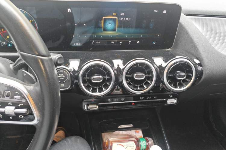 Used Mercedes-Benz B-Class 2020 B 200 Sport Edition Audio And AC Panel