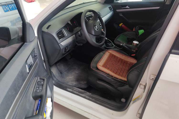 Used Volkswagen Gran Lavida 2015 1.6L Automatic Fashion Edition Driver Seat