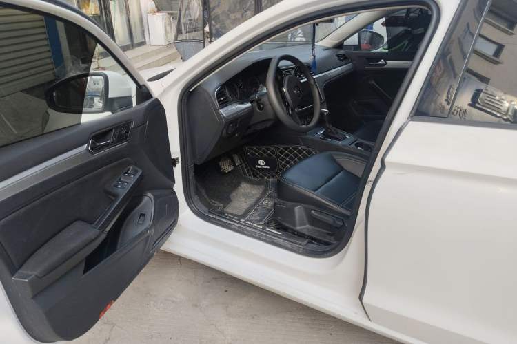 Used Volkswagen Lamando 2019 230TSI DSG Vision Edition China VI Standard Driver Seat