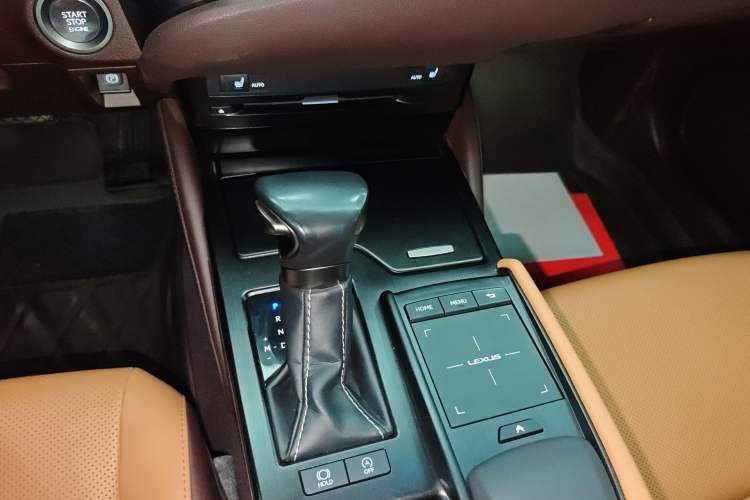 Used Lexus ES 2020 200 Excellence Edition Gear Lever