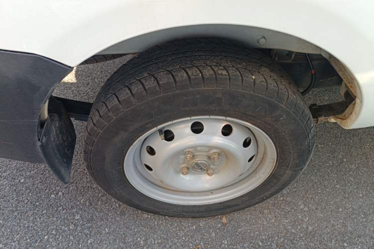 Used Jinbei Hiace X30 2023 1.5L Super-Comfortable Passenger Van 5/6/7-Seater Non-Air-Conditioned Version Model SWC15M
