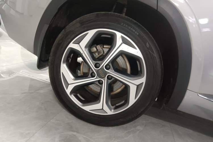 Used Geely Auto Monjaro L 2021 2.0TD DCT EVO Two-Wheel Drive Prestige Version Right Rear Wheel Hub