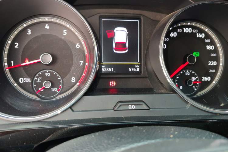 Used Volkswagen Tiguan L 2017 330TSI Automatic Two-Wheel Drive Luxury Edition Odometer Close Up