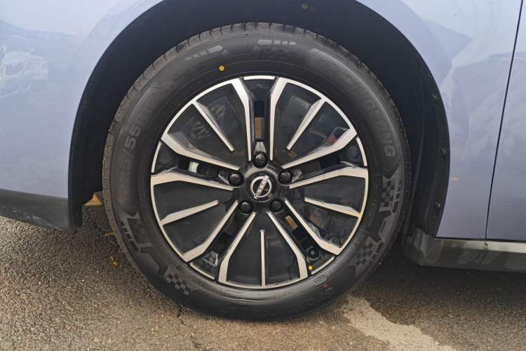 Used Nissan N6 2026 Model 180 Max Exterior 4