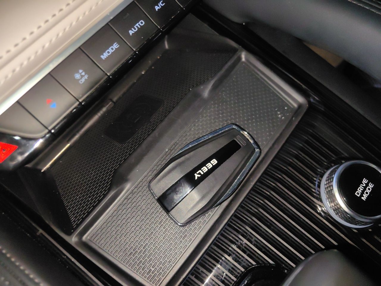 Geely Auto Monjaro L 2023 2.0TD High-Power Automatic Two-Wheel Drive Flagship Version — снимка 17