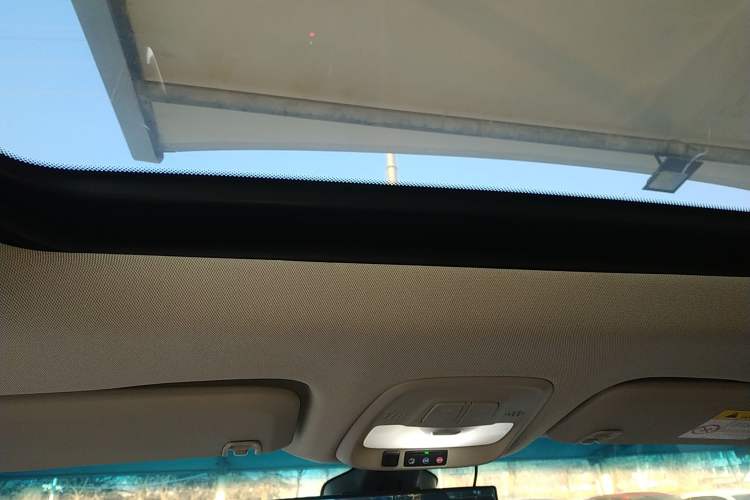 Used Buick GL6 2021 323T Mild Hybrid Connect Prestige Model Headliner