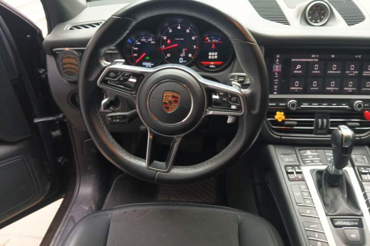 Used Porsche Macan 2018 Macan 2.0T Steering Wheel