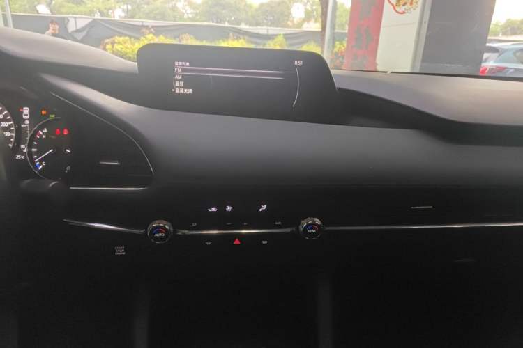 Used Mazda 3 Axela 2021 2.0L Automatic Zhiya Edition Audio And AC Panel