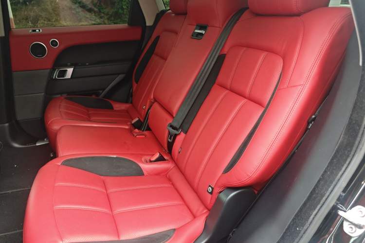 Used Land Rover Range Sport 2022 3.0 L6 YAO Black Edition Interior 4