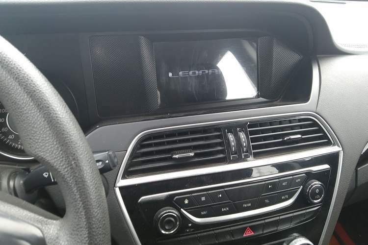Used Leopaard CS10 2015 2.0T Manual Fashion Edition Audio And AC Panel