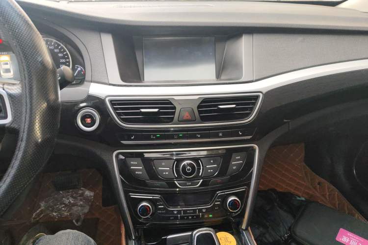 Used Geely Auto Emgrand GT 2015 1.8T Flagship Model
