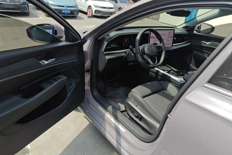 Used Volkswagen Passat 2025 Pro 380TSI Dragon Supreme Edition