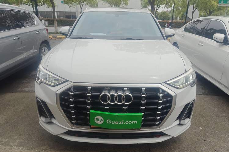 Used Audi Q3 2022 35 TFSI Progressive Dynamic Edition
