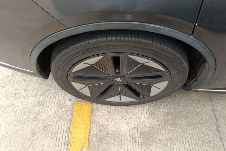 Used Deepal SL03 2022 515 Pure Electric Version Right Rear Wheel Hub