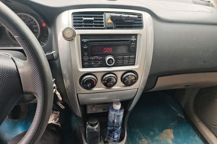 Used Suzuki Liana 2013 Hatchback 1.4L Manual Standard Model 2 Audio And AC Panel