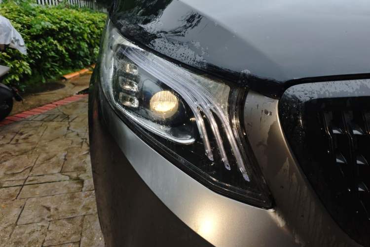 Used Mercedes-Benz Vito 2018 2.0T Business Version China VI Emission Standard Right Front Headlight