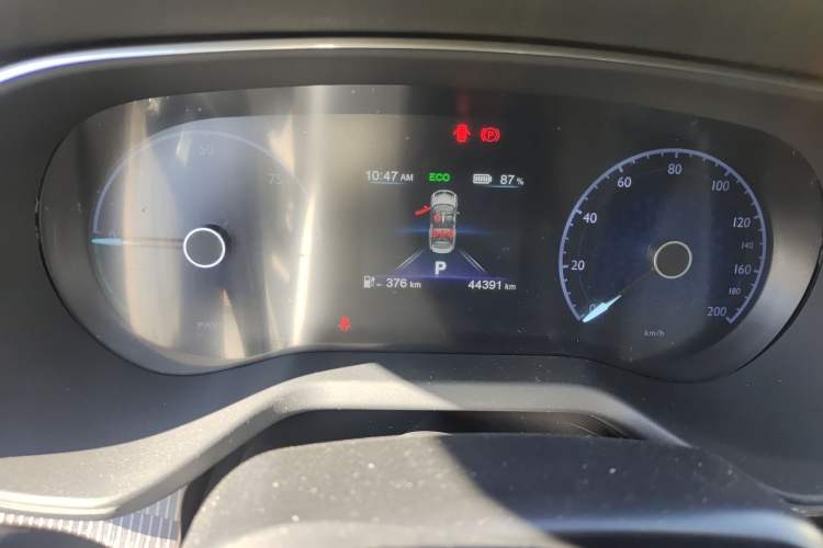 Used Hongqi E-QM5 2022 431 km Charge & Enjoy Edition Odometer Close Up