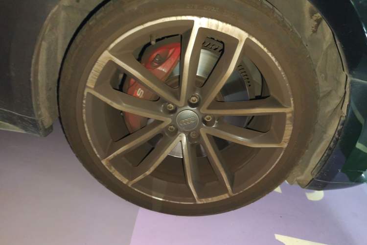 Used Audi S5 2017 S5 3.0T Coupe Right Front Wheel Hub