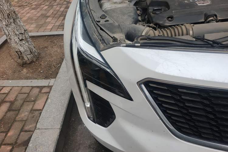 Used Cadillac XT4 2021 28T Two-Wheel Drive Leading Version
