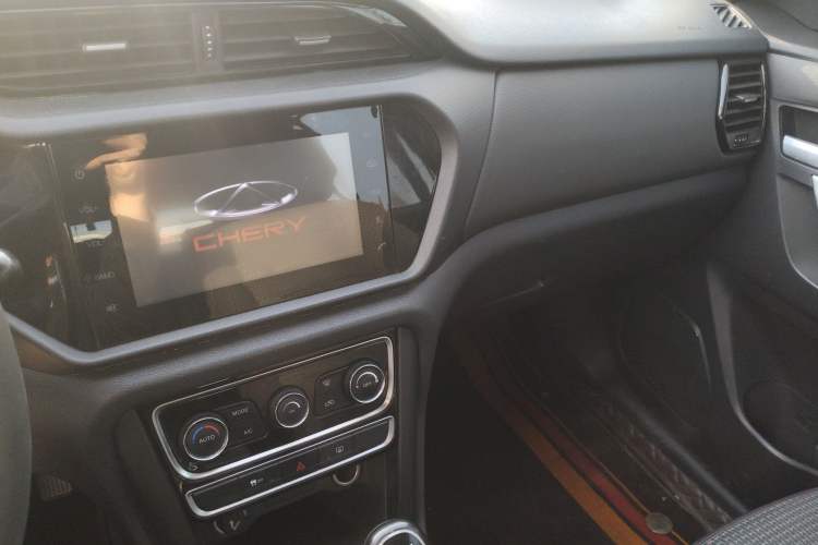 Used Chery Tiggo 3 2016 1.6L Manual ZhiShang Edition Audio And AC Panel