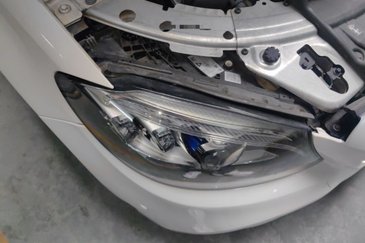 Used Mercedes-Benz C-Class AMG 2019 AMG C 43 4MATIC Estate Special Edition Right Front Headlight