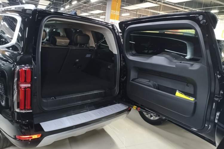 Used Tank 500 New Energy 2026 Model—Hi4-T Standard Version Trunk