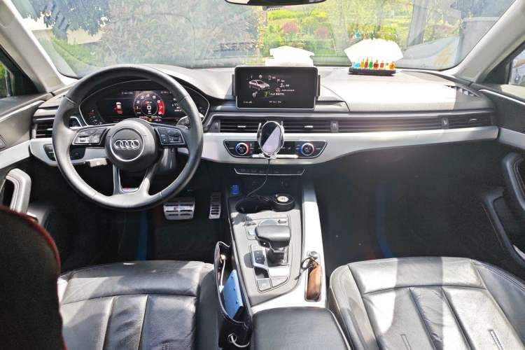 Used Audi A4L 2018 30th Anniversary Edition 40 TFSI Fashion Model
