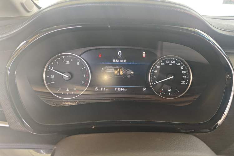 Used Buick GL8 2021 Land Cruiser Executive Class 652T Luxury Model
