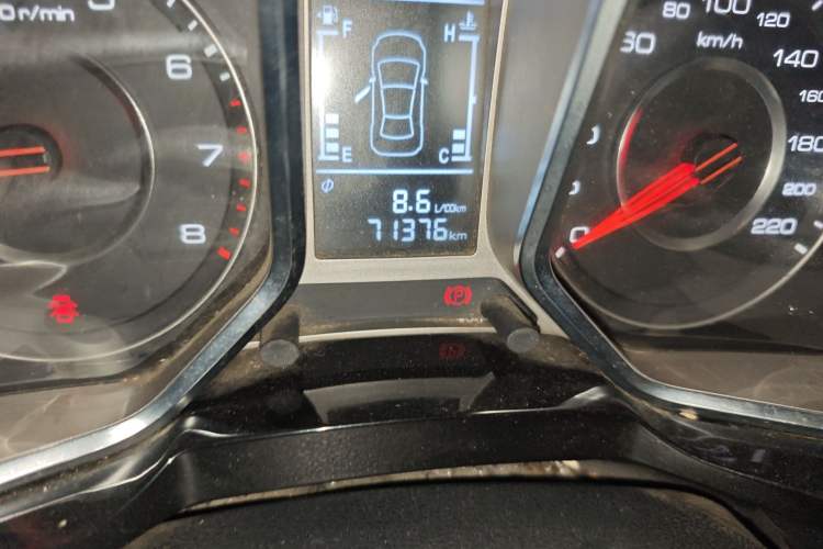 Used Zotye Domy X5 2015 1.5T Manual Luxury Version China IV Standard Odometer Close Up