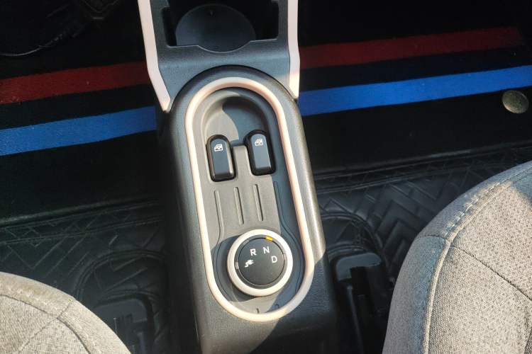 Used Wuling Hongguang MINIEV 2022 Macaron Premium Model – Lithium Iron Phosphate