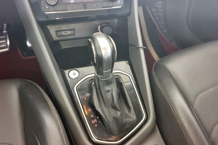 Used Jetta VS5 2019 280TSI Automatic Glory Edition Gear Lever