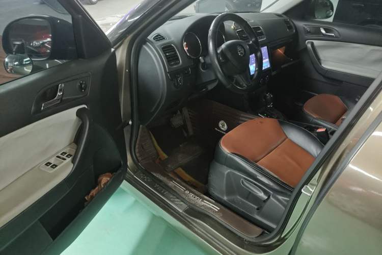 Used Skoda Yeti 2016 1.4TSI DSG Advanced Edition Driver Seat