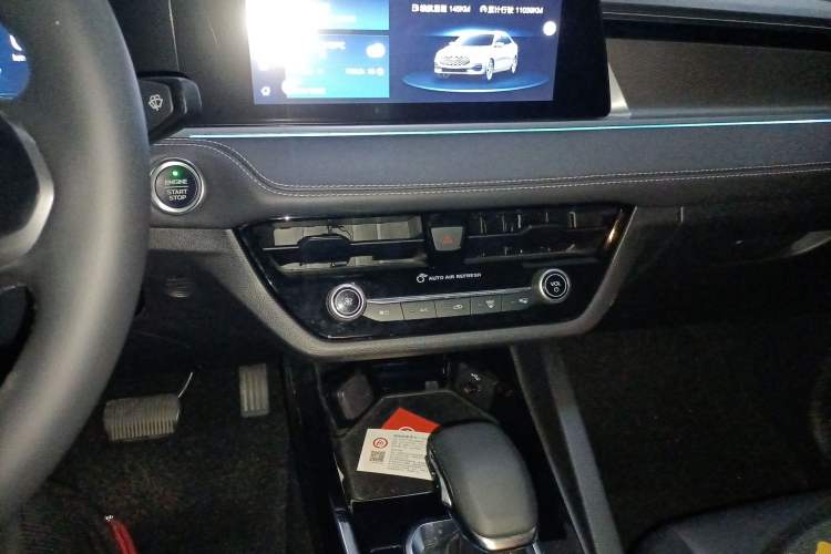 Used Ford Escort 2021 1.5L Automatic Platinum Edition Audio And AC Panel