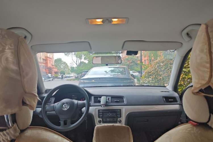 Used Volkswagen Lavida 2013 Revised Classic 1.6L Manual Fashion Edition