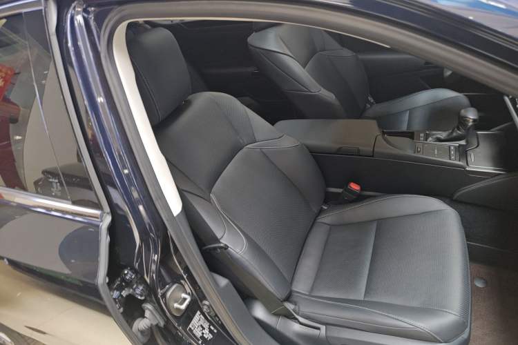 Used Lexus ES 2021 200 Excellence Edition
