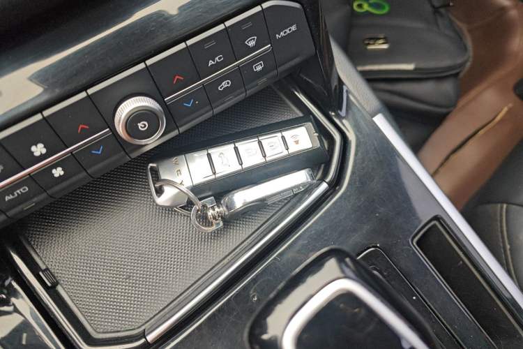 Used Wey VV7 2017 2.0T Ultra-Luxury Version
