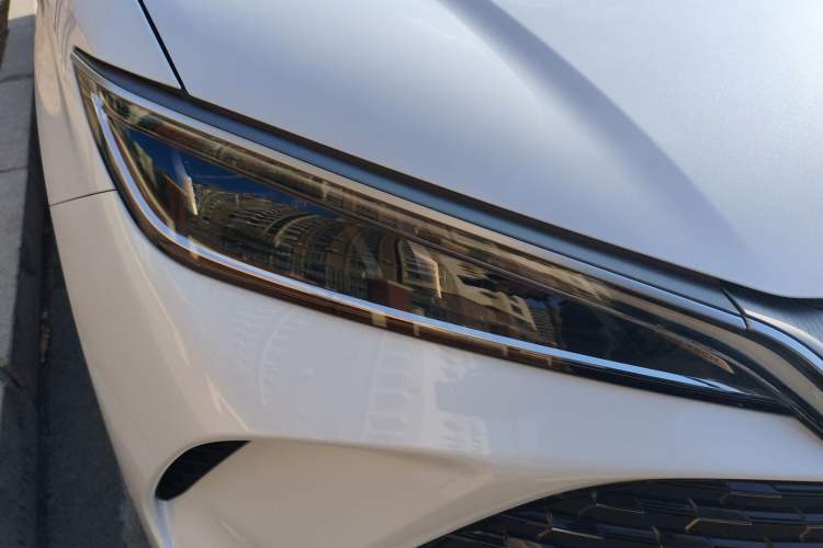 Used BYD Song L DM-i 2025 Intelligent Driving Version 112 km Beyond-Range Type Right Front Headlight