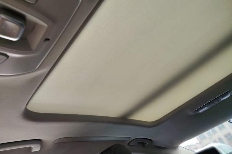 Used Geely Auto Emgrand GT 2015 2.4L Comfort Model
